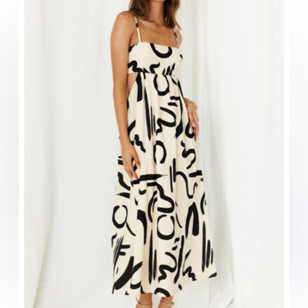 Black and White A-Line Maxi Dress for Resort Wear